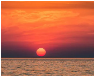 YAKAMOMOZ: Il ”tramonto della luna sul mare”