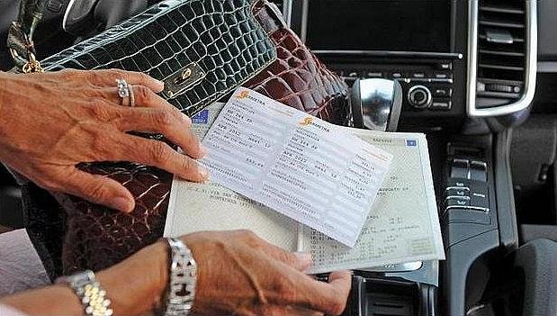 Via il bollo auto e moto sotto gli 80KW per il 2027. Accise, scende lo sconto dello Stato