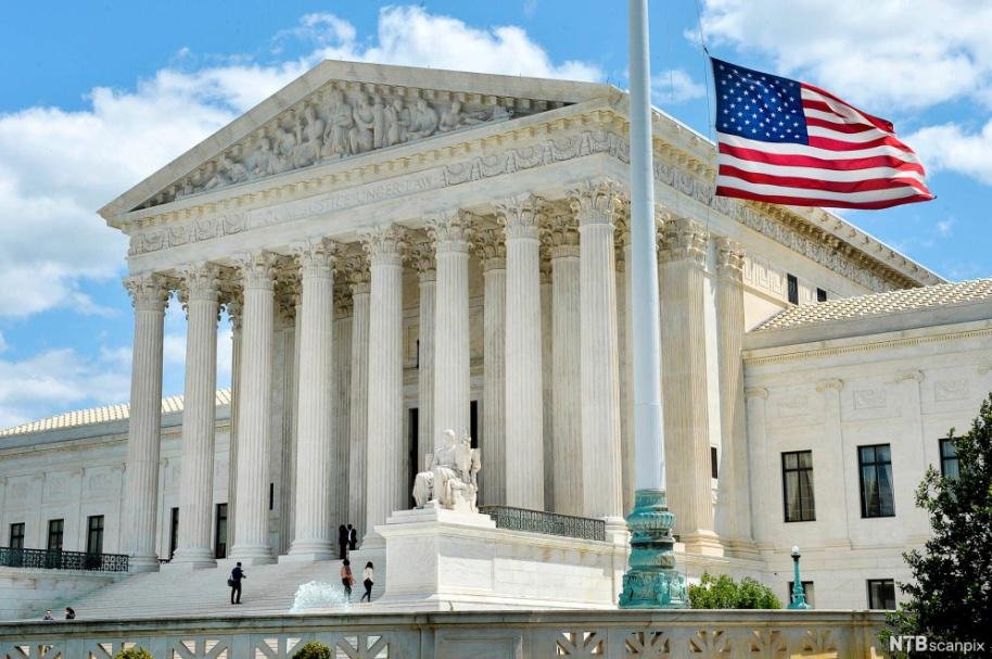 Attacchi alla Corte Suprema: la falsa equivalenza di Alito sulle critiche di Biden e Trump